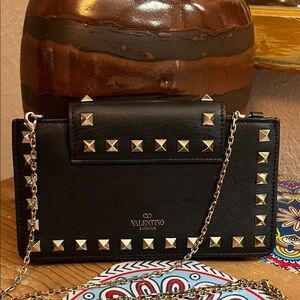 Excellent Authentic Valentino Garavani studded Wallet on chain